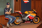 Repsol Honda RC212V Official presentation. MotoGP wallpaper 2011 (HD PHOTO)